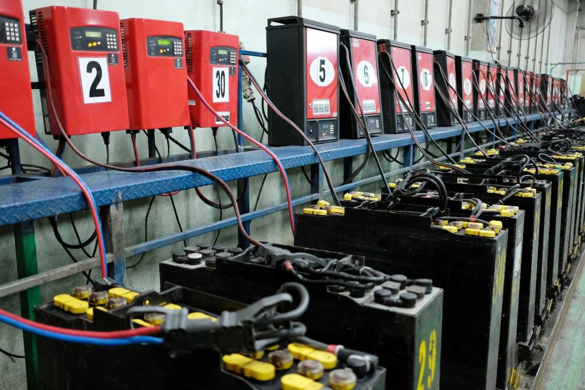 A Comprehensive Guide to Replacing Electric Forklift Batteries